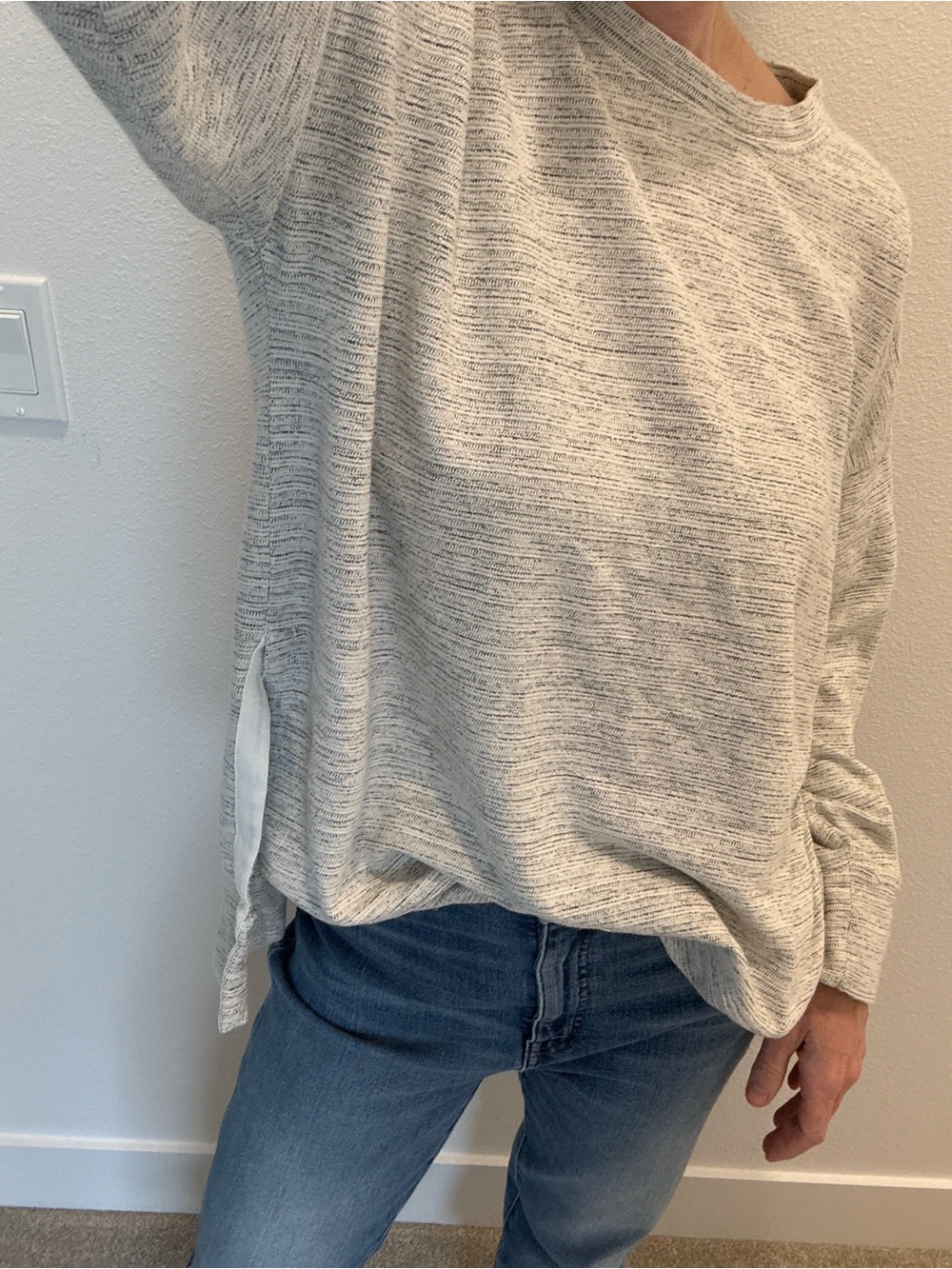 Aerie Oversized Textured Knit Top M Neutral Heather Gray White Slouchy High Slit